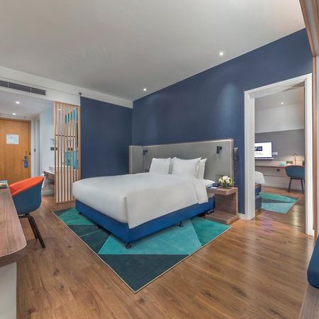 Holiday Inn Express Qingdao Chengyang Central By Ihg Exterior photo